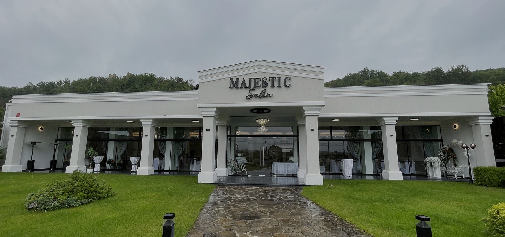 Hotel Davo Targu Neamt | Cazare Targu Neamt | Cazare in Targu Neamt | Cazare la hotel in Targu Neamt | Sala evenimente Targu Neamt | Organizare nunti Neamt | Centru de evenimente Targu Neamt